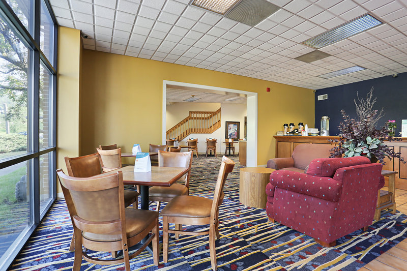 Rodeway Inn & Suites - Lancaster, PA