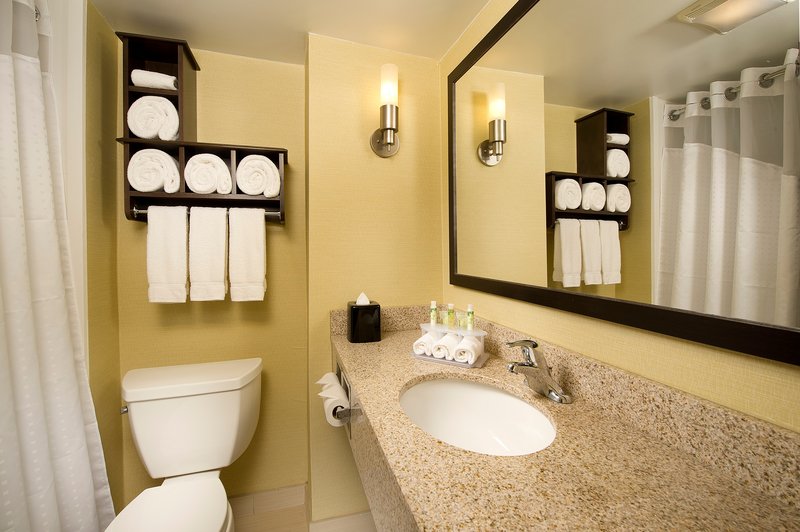 Holiday Inn Express - Welcome, MD