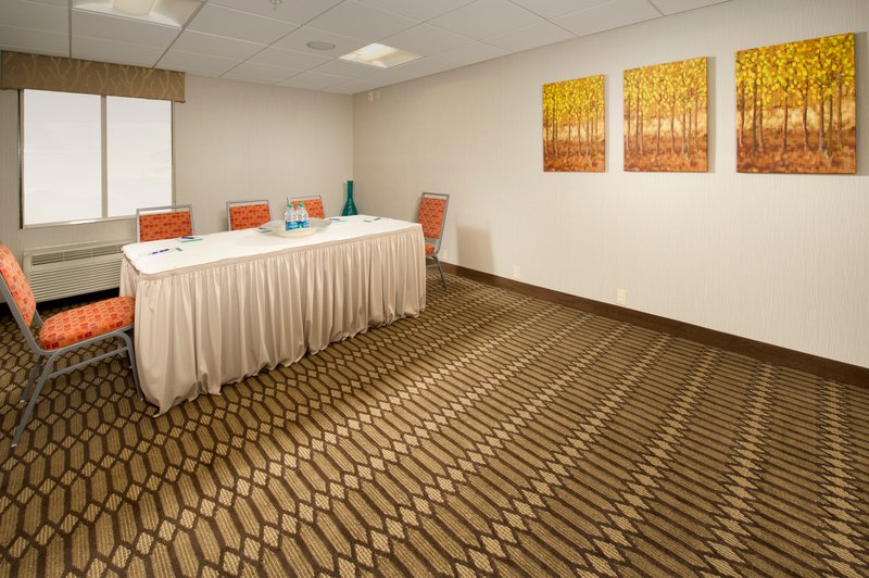 Holiday Inn Express - Welcome, MD