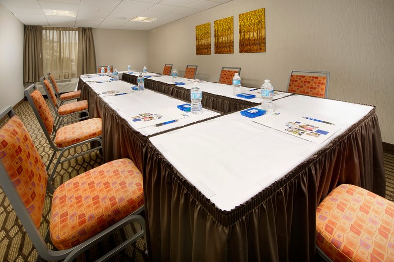Holiday Inn Express - Welcome, MD