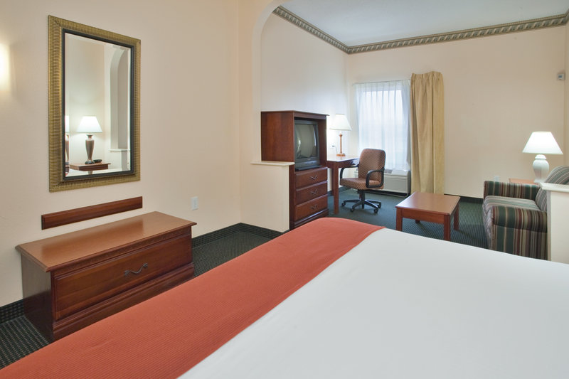 Holiday Inn Express PLYMOUTH - Kelford, NC