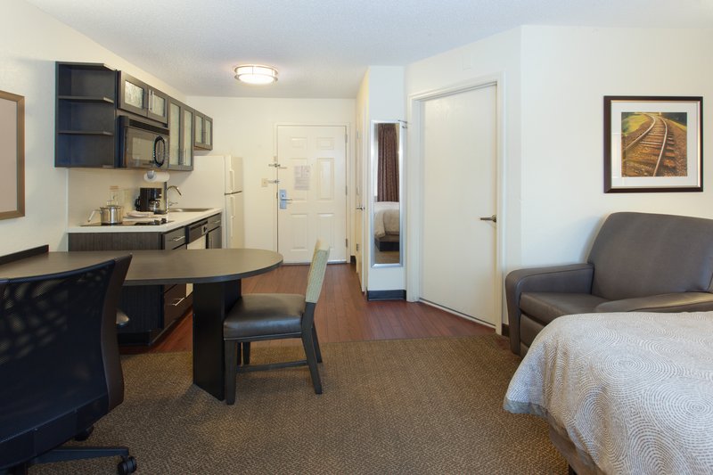 Candlewood Suites DETROIT-ANN ARBOR - Tecumseh, MI