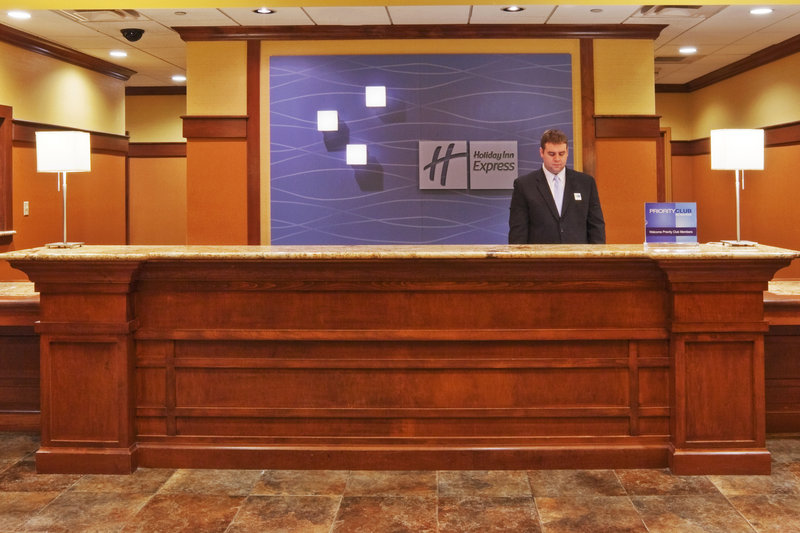 Holiday Inn Express & Suites Springfield - Springfield, MO