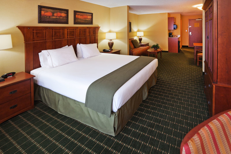 Holiday Inn Express & Suites Springfield - Springfield, MO