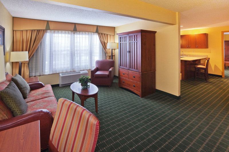 Holiday Inn Express & Suites Springfield - Springfield, MO