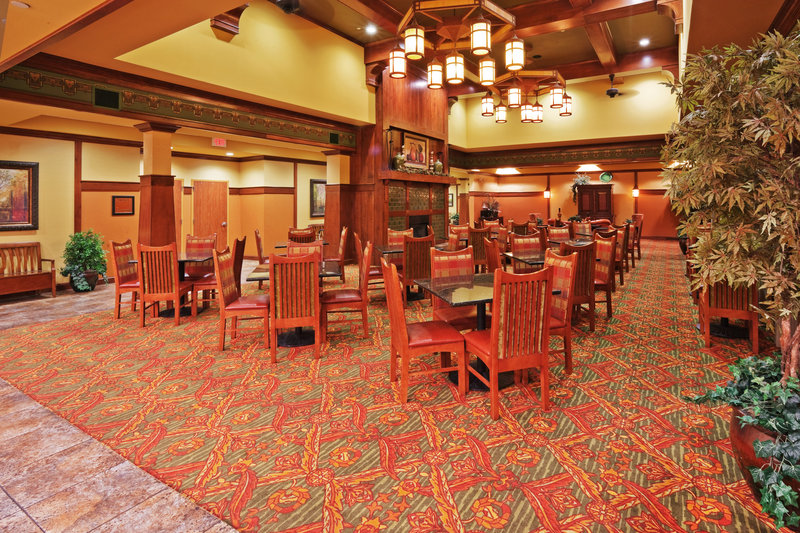 Holiday Inn Express & Suites Springfield - Springfield, MO