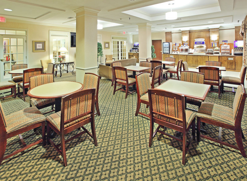 Holiday Inn Express & Suites PINE BLUFF - Pine Bluff, AR