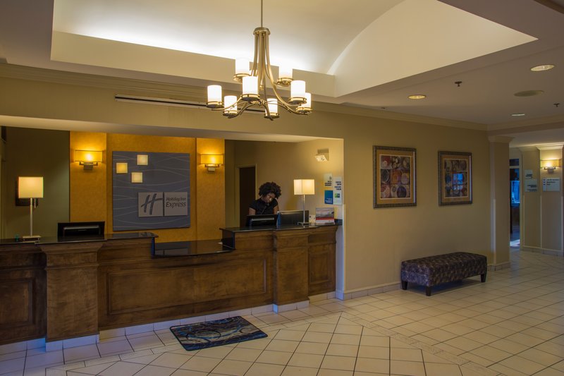 Holiday Inn Express & Suites PINE BLUFF - Pine Bluff, AR