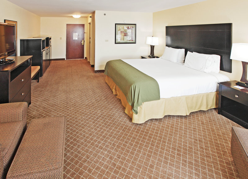 Holiday Inn Express & Suites PINE BLUFF - Pine Bluff, AR