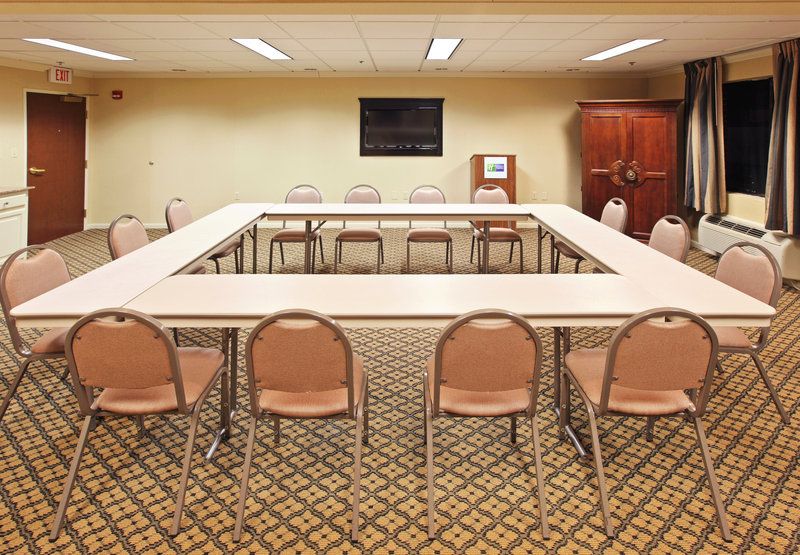 Holiday Inn Express & Suites PINE BLUFF - Pine Bluff, AR