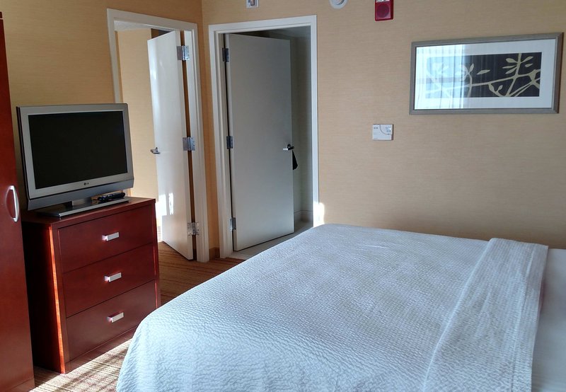 Courtyard By Marriott Chevy Chase - Chevy Chase, MD