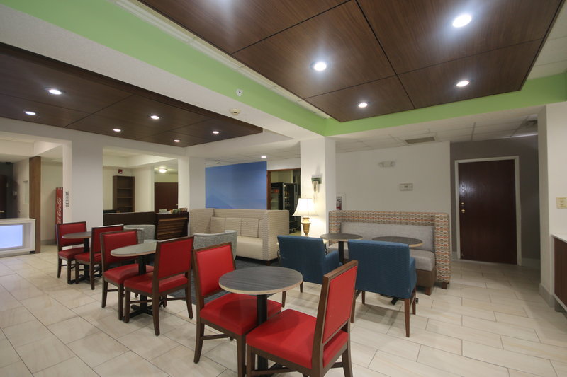 Holiday Inn Express - Hillsville, VA