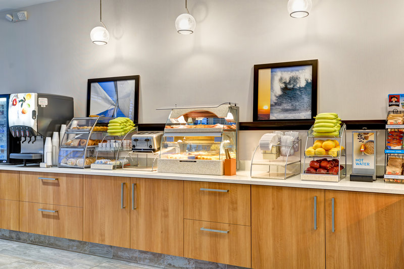 Holiday Inn Express Newport Beach - Newport Beach, CA