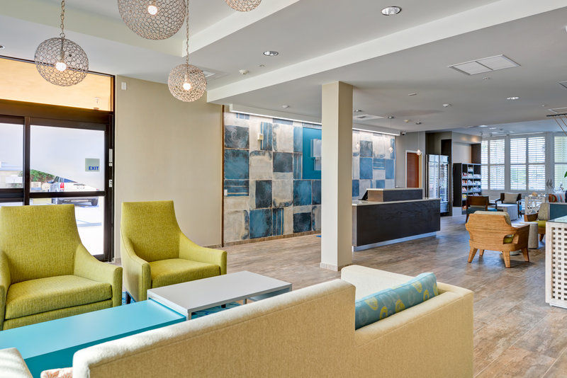 Holiday Inn Express Newport Beach - Newport Beach, CA