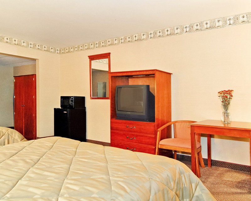 Quality Inn Levittown-Bensalem - Levittown, PA