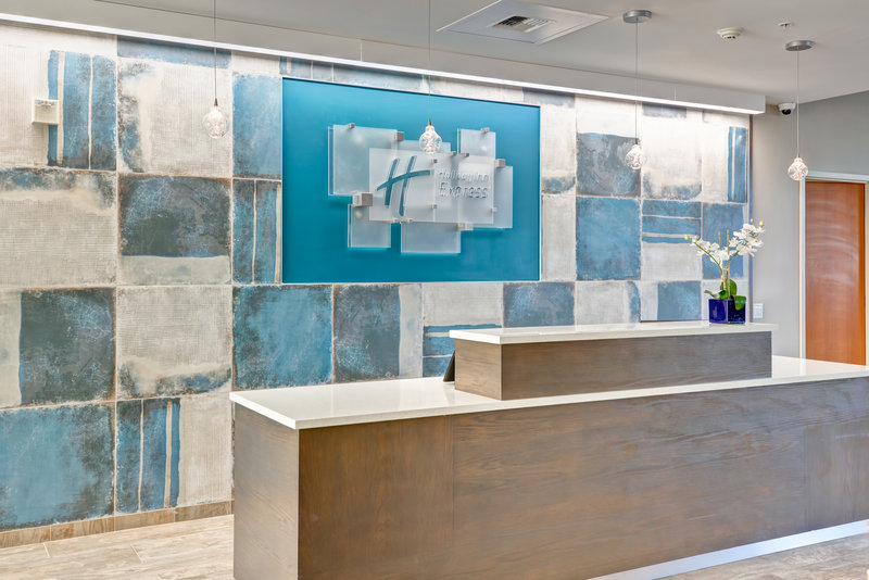 Holiday Inn Express Newport Beach - Newport Beach, CA