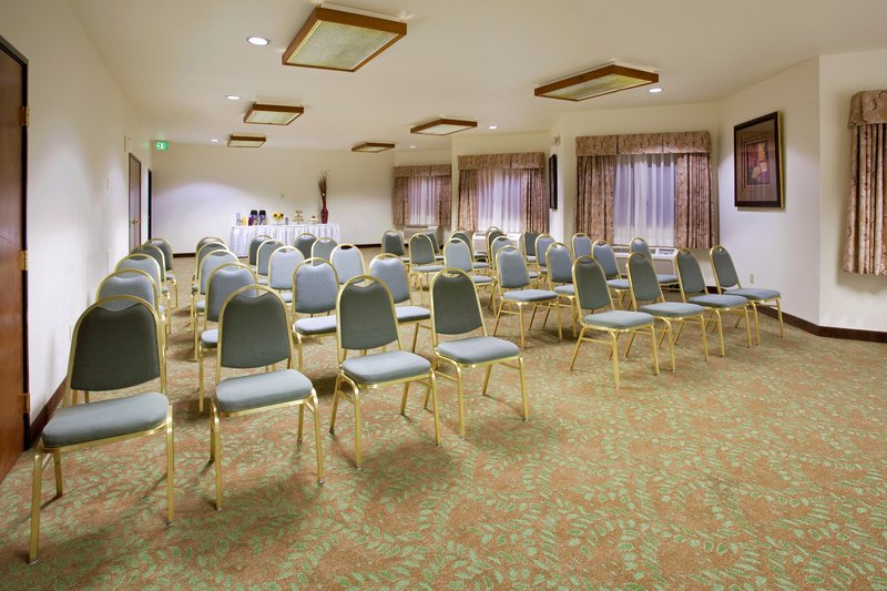 Holiday Inn Express Colorado Springs Airport - Colorado Springs, CO