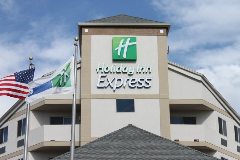 Holiday Inn Express Colorado Springs Airport - Colorado Springs, CO