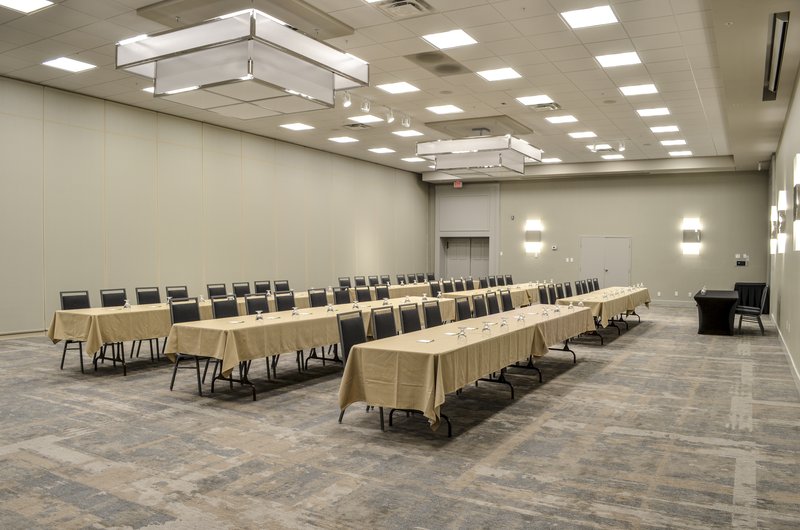 Holiday Inn - Fargo, ND