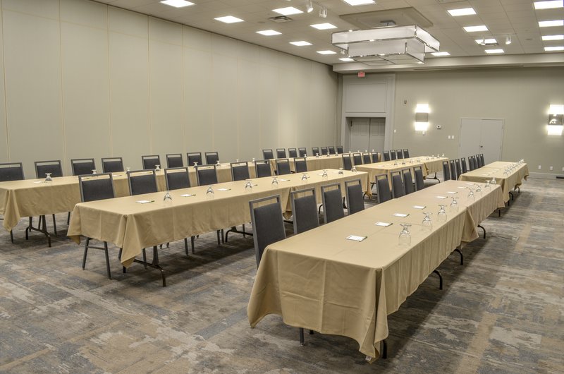 Holiday Inn - Fargo, ND