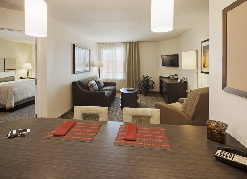 Candlewood Suites CHICAGO/NAPERVILLE - Warrenville, IL