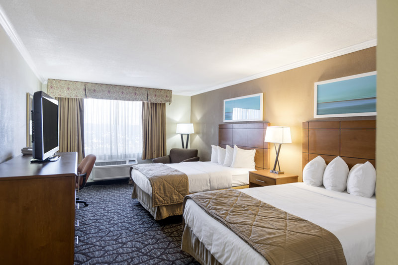 Clarion Hotel Detroit Metro Airport - Romulus, MI