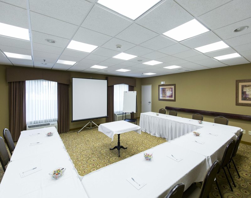 Hampton Inn Bismarck - Bismarck, ND
