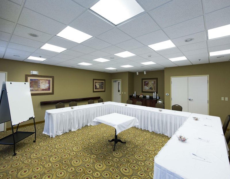 Hampton Inn Bismarck - Bismarck, ND