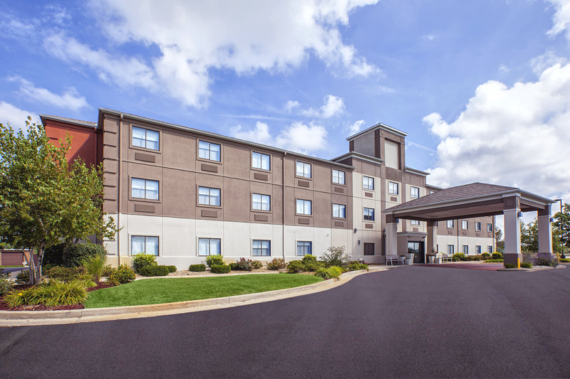 Holiday Inn Express HOWE (STURGIS, MI) - Howe, IN