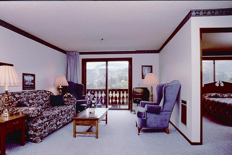 Heidelberg Inn - June Lake, CA