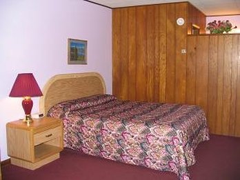 Chek Inn - Lamar, CO