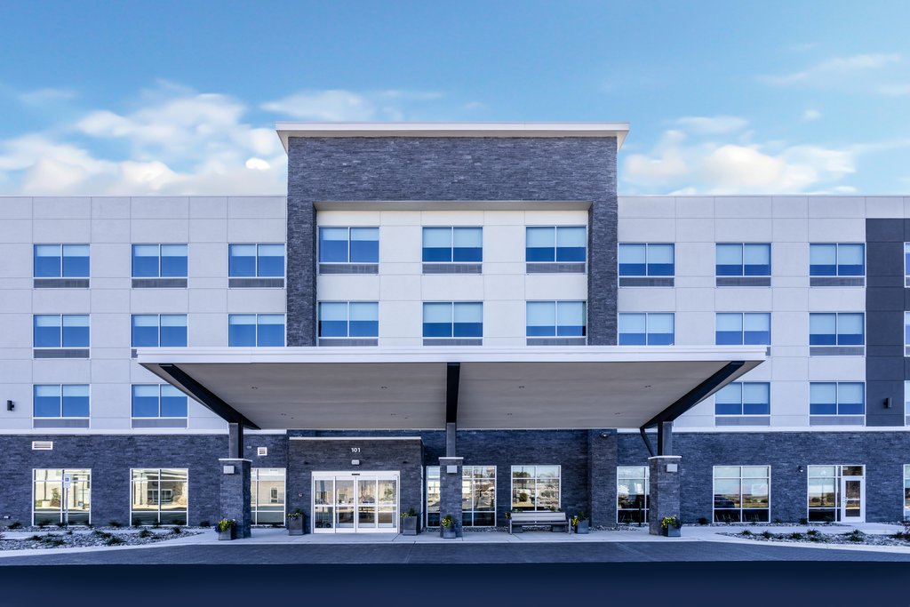 Holiday Inn Express & Suites BENSON - Tap to explore photos