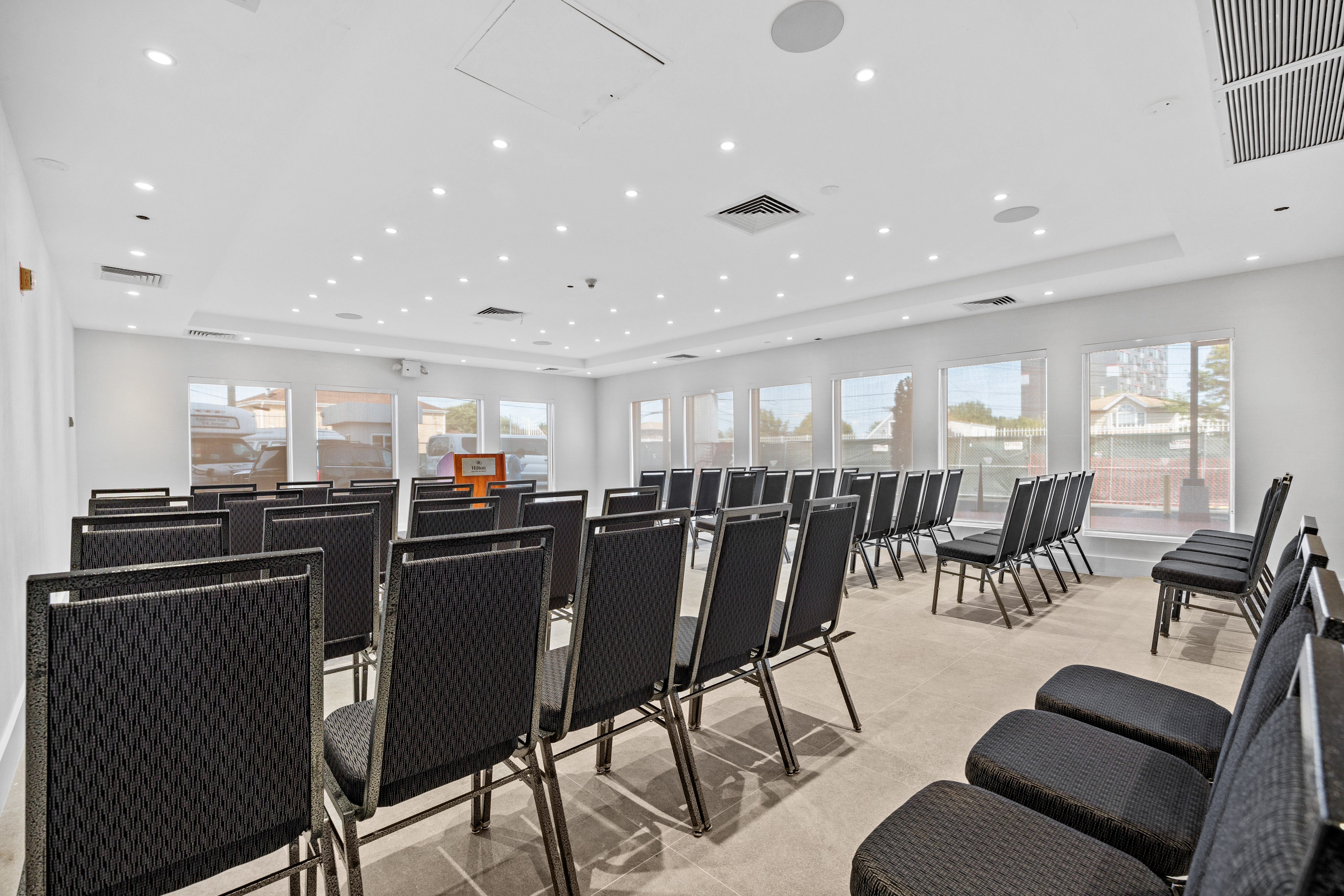 DoubleTree by Hilton New York JFK Airport