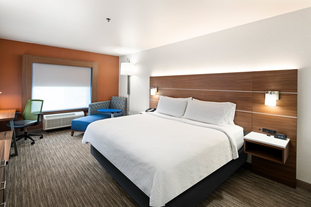 Holiday Inn Express & Suites COEUR D ALENE I-90 EXIT 11 - Tap to explore photos