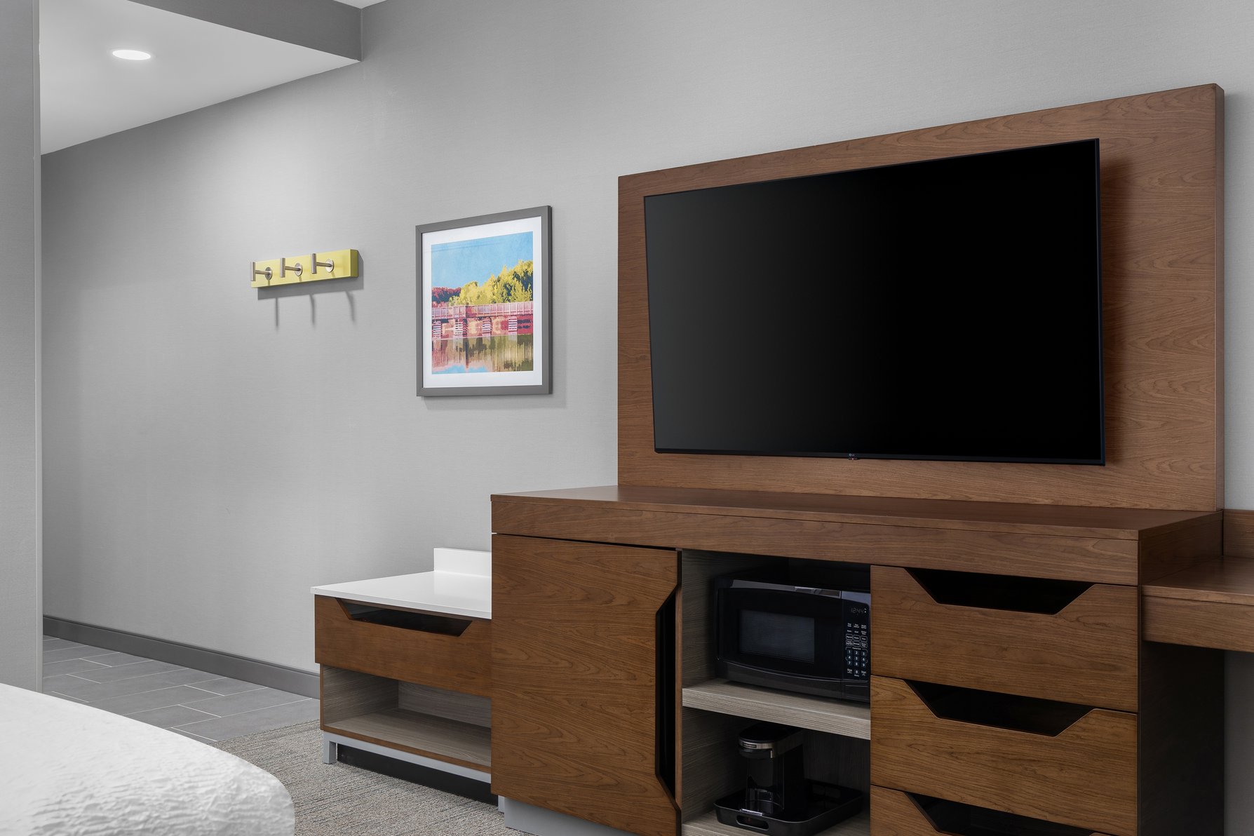 Hampton Inn & Suites by Hilton Orangeville, ON - Tap to explore photos