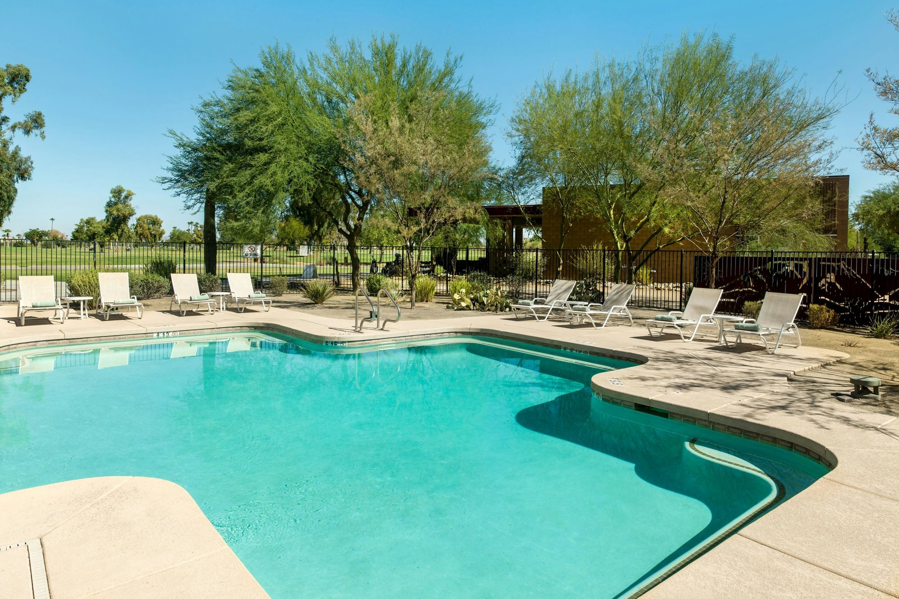Four Points By Sheraton At Phoenix Mesa Gateway Airport - Tap to explore photos