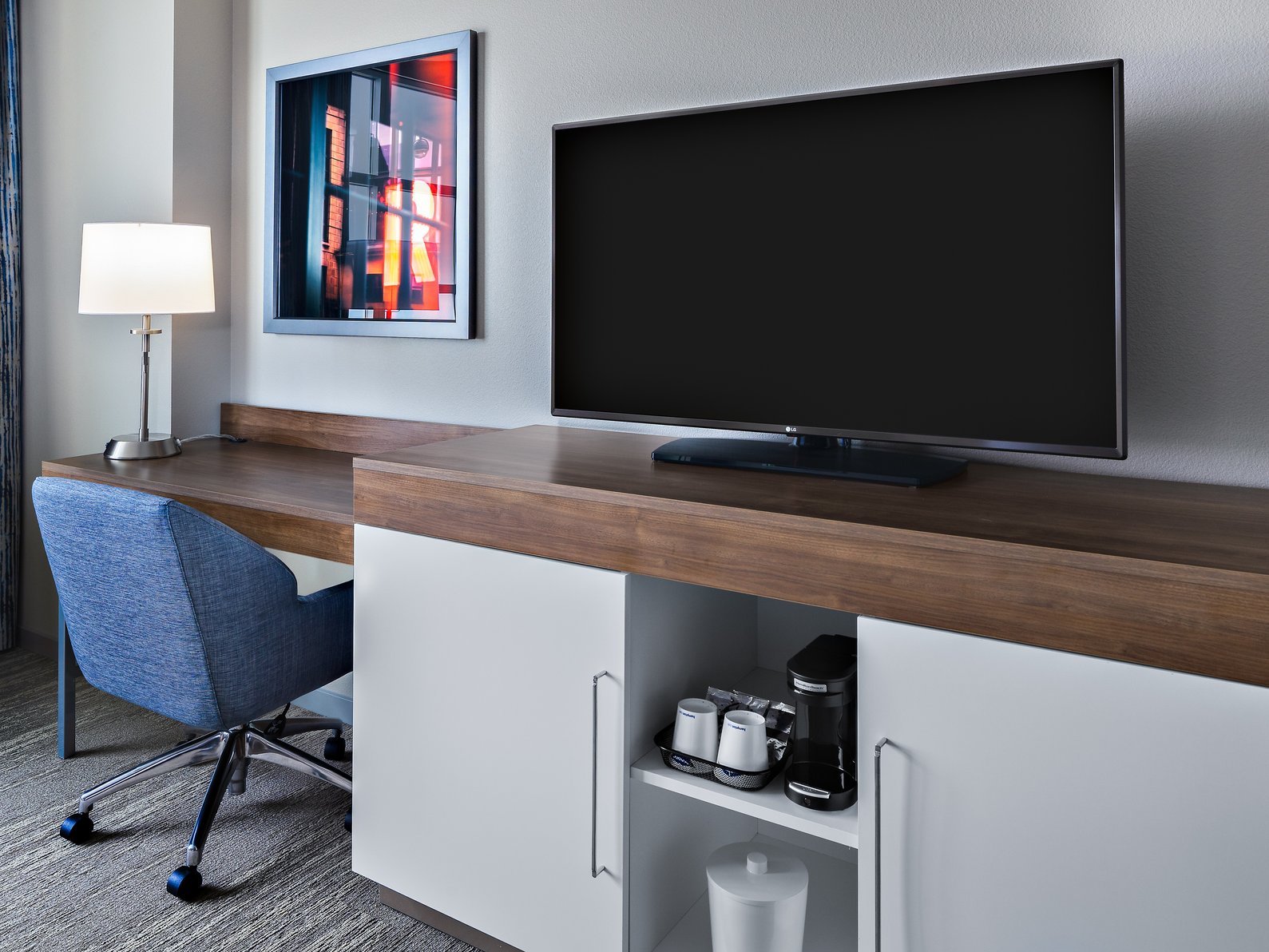 Hampton Inn by Hilton Chicago McCormick Place - Tap to explore photos
