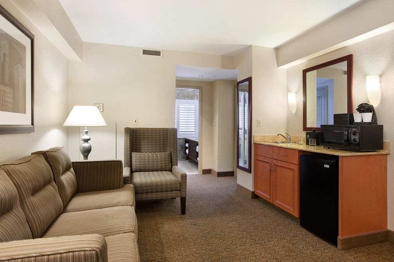 Embassy Suites By Hilton New Orleans Convention Center - New Orleans, LA