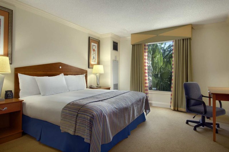 Hilton-Naples - Naples, FL