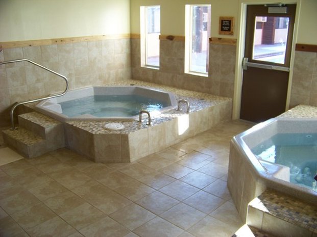Three Bear Lodge - West Yellowstone, MT