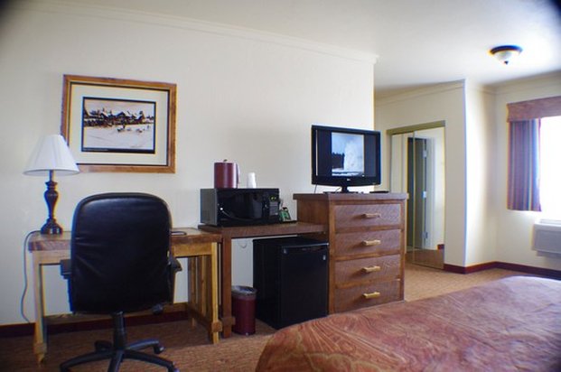 Three Bear Lodge - West Yellowstone, MT