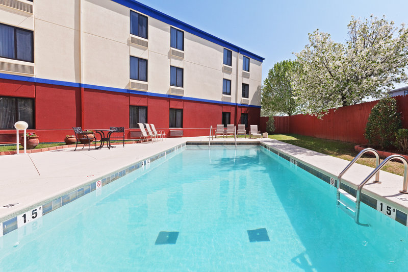 Holiday Inn Express-Tulsa - Tulsa, OK