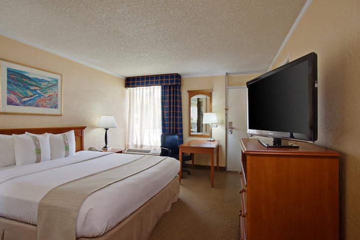 Holiday Inn - Long Beach, CA