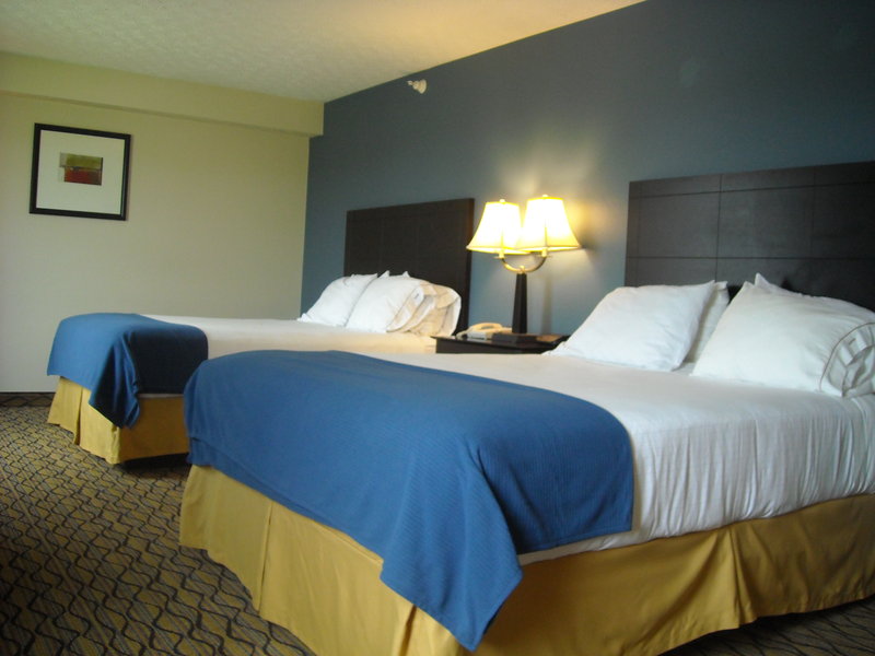 Holiday Inn Express & Suites CADILLAC - Harrietta, MI