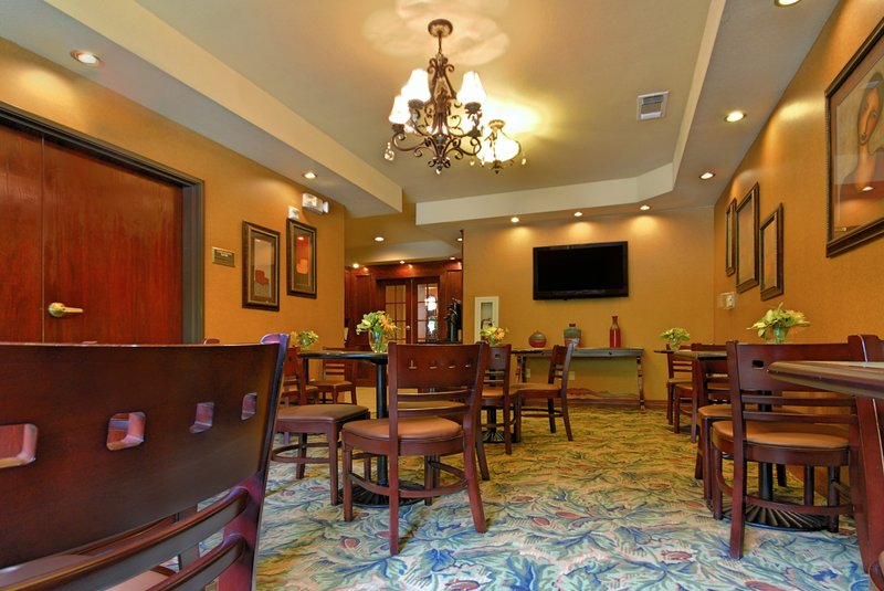 Best Western Plus-Crown Colony - Lufkin, TX