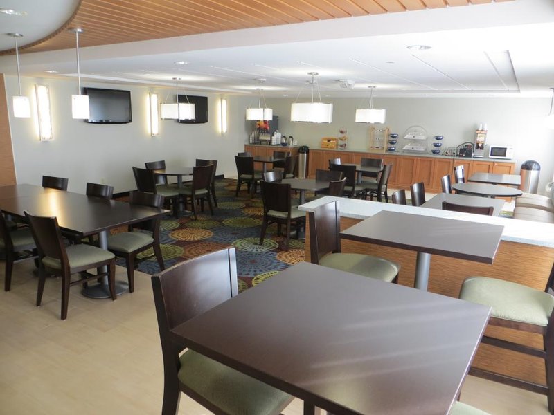 Holiday Inn Express ROMULUS / DETROIT AIRPORT - Romulus, MI