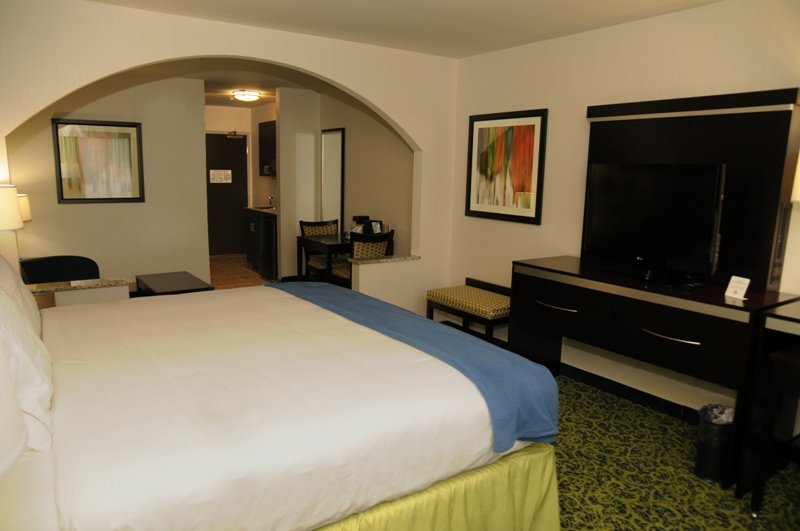 Holiday Inn Express & Suites STROUDSBURG-POCONOS - Stroudsburg, PA