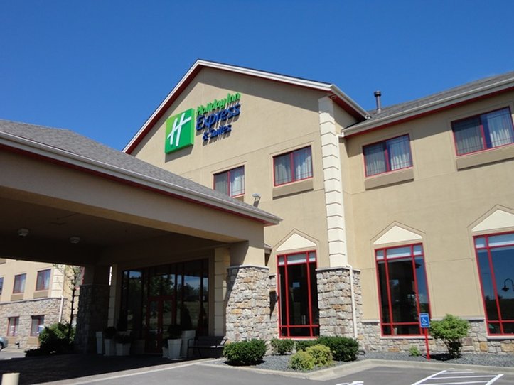 Holiday Inn Express & Suites Olathe North - Olathe, KS