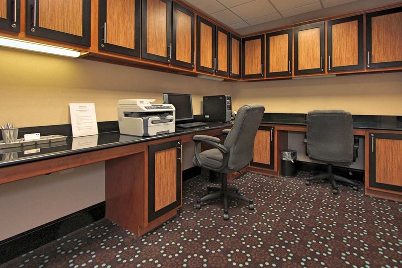 Hampton Inn Defiance - Defiance, OH