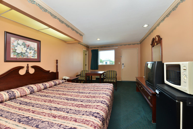 Western Inn & Suites - Winona, MS